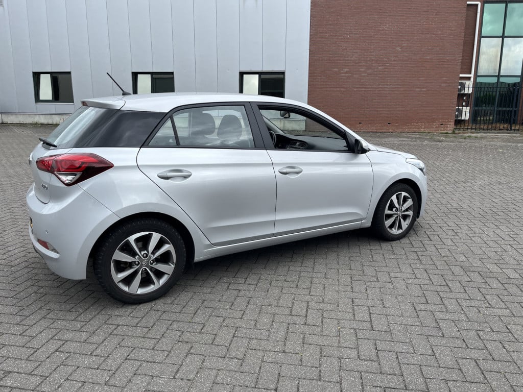 Hyundai I 20 1.2 hp i-motion premium 42 dkm