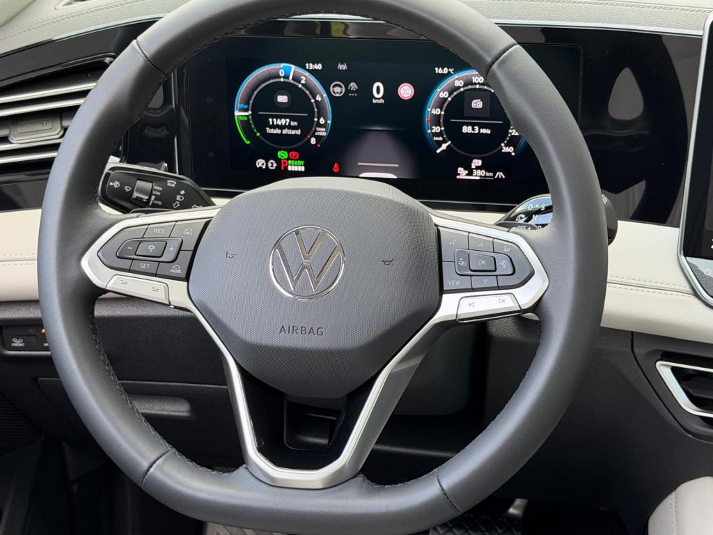 Volkswagen Tiguan 1.5 ehybrid elegance 204pk | panoramadak | trekhaak | 20"