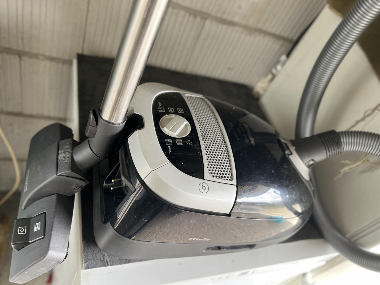 Miele Black Pearl 5000  stofzuiger 2200 W als nieuw winkelprijs €349,-