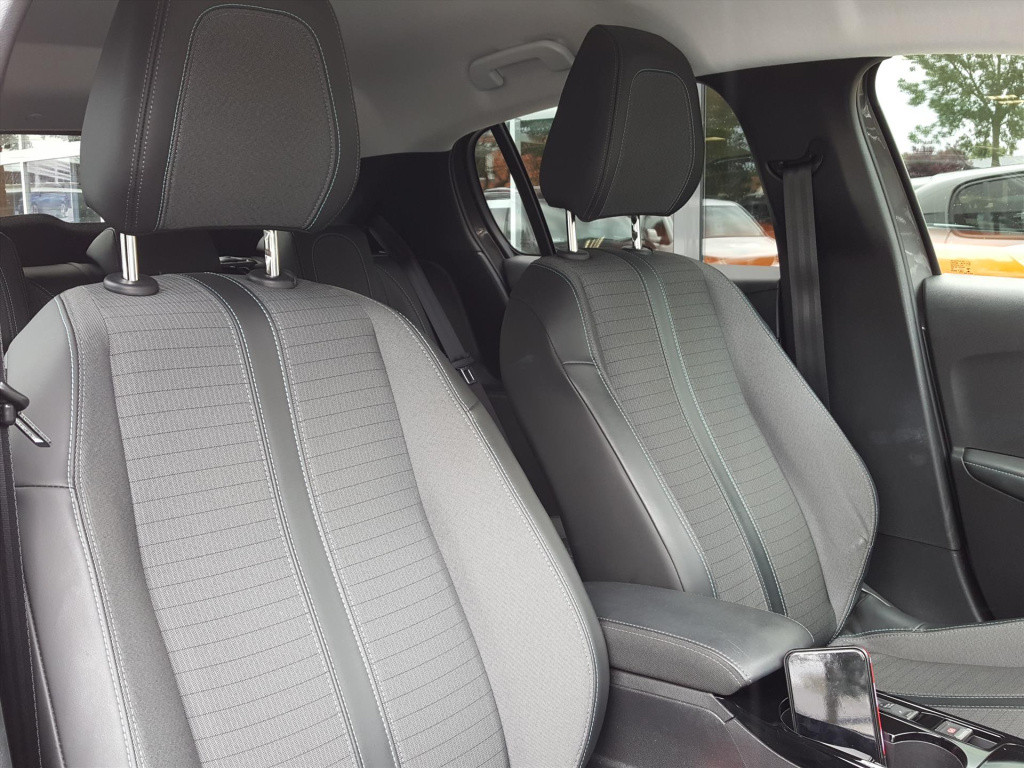 Peugeot 208 1.2 puretech 130pk allure eat8 automaat navigatie | cruise & cl