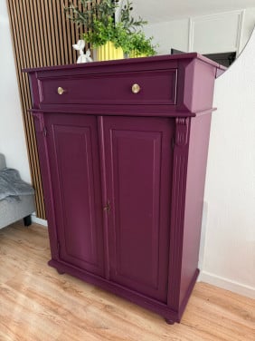 Houten kast paars