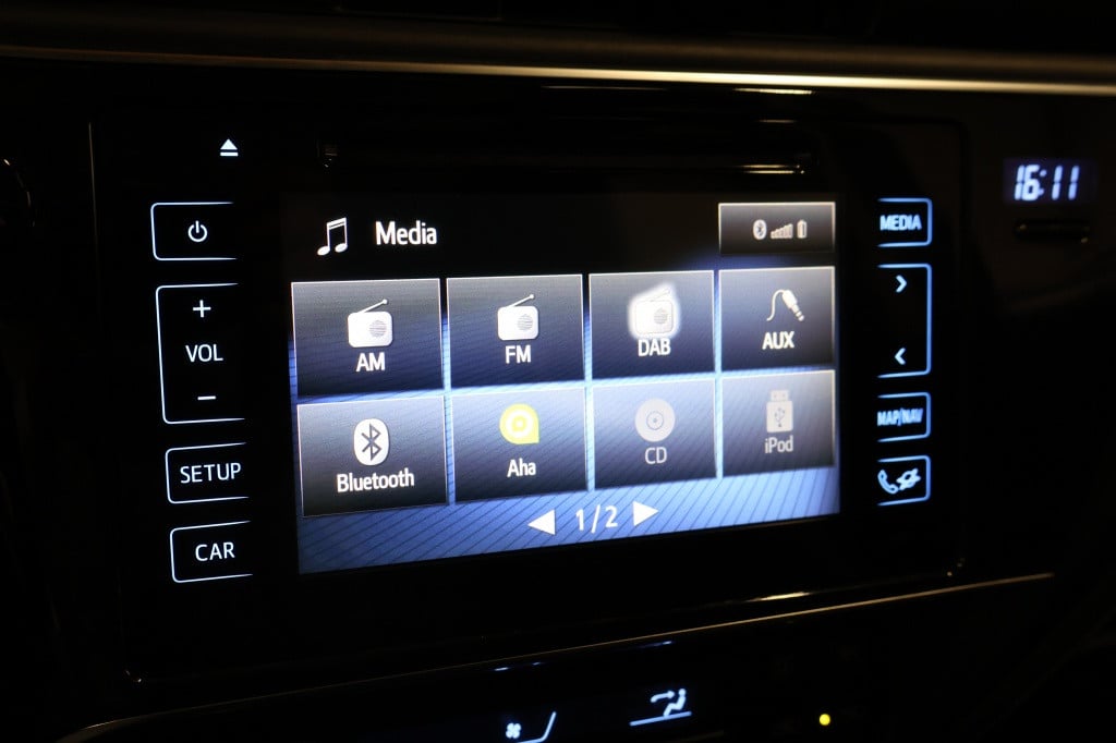 Toyota Auris 1.8 hybrid lease