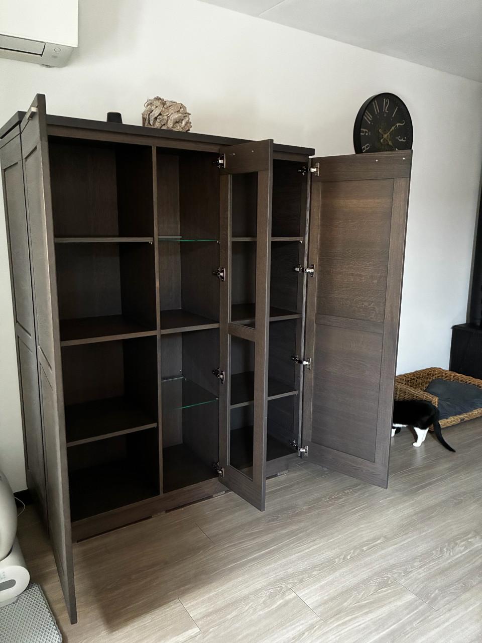 Te koop: degelijke barkast