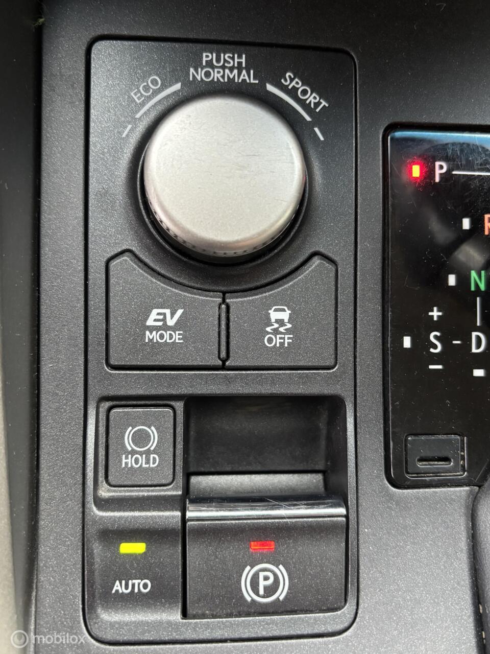 Lexus Nx 300h awd luxury line