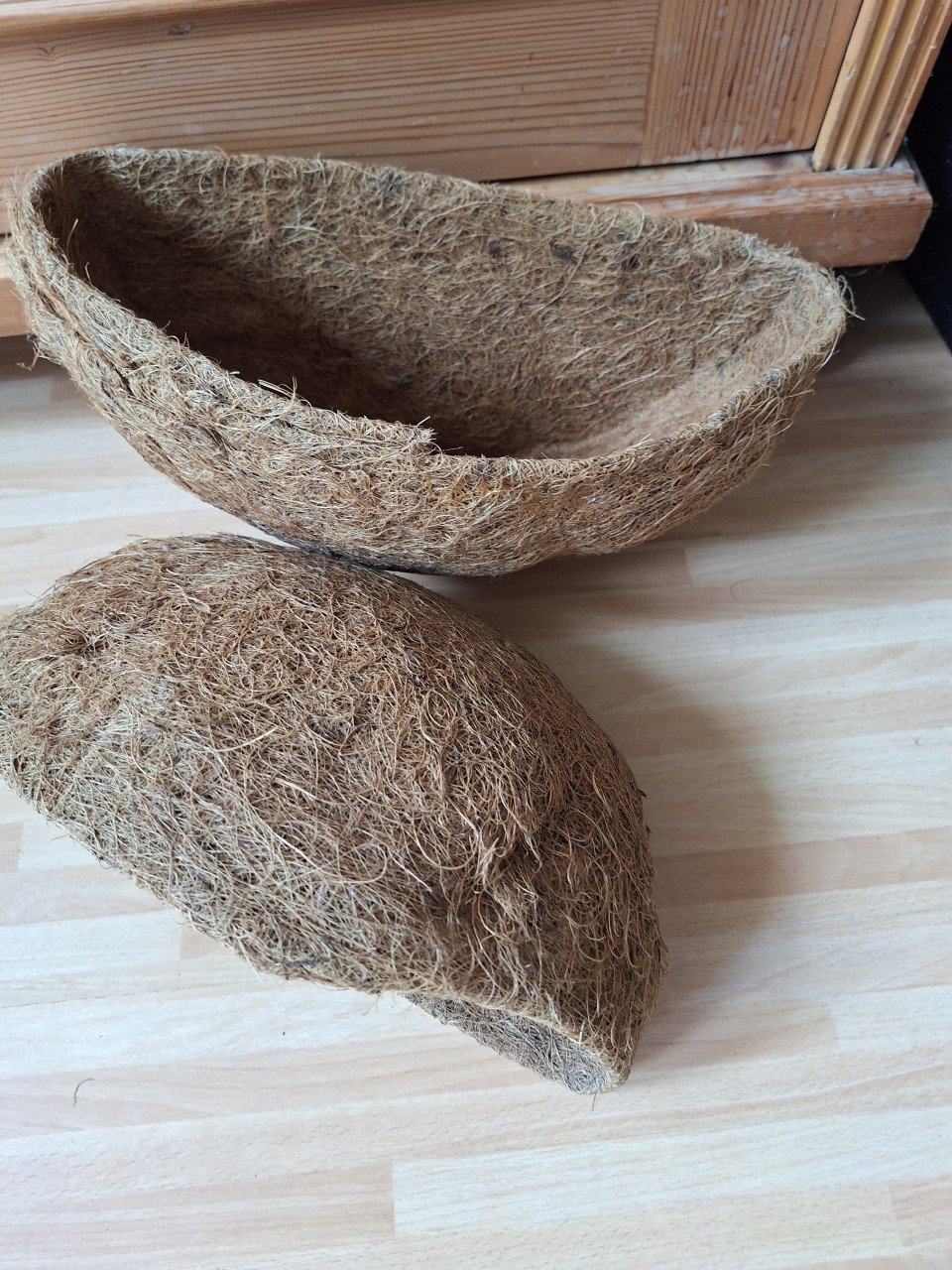 Mand voor in een ruif
