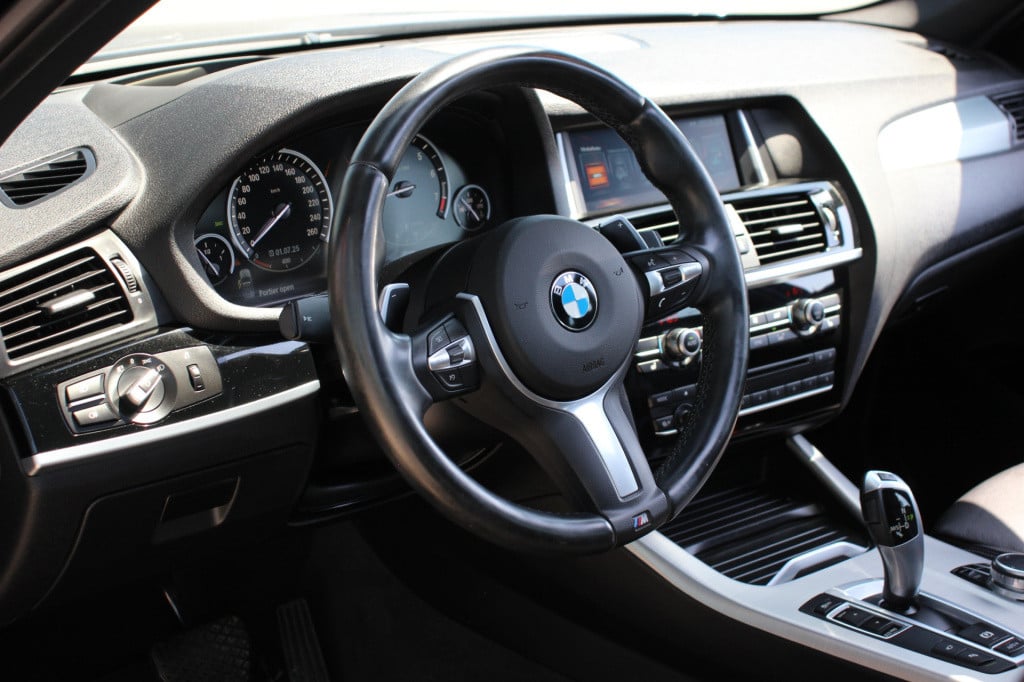 BMW X3 sdrive20i centennial high executive | m pakket | pano | leder | head