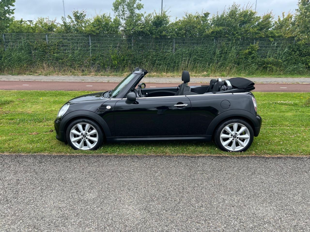Prachtige Mini Cabriolet uit 2012 met slechts 114.000 km