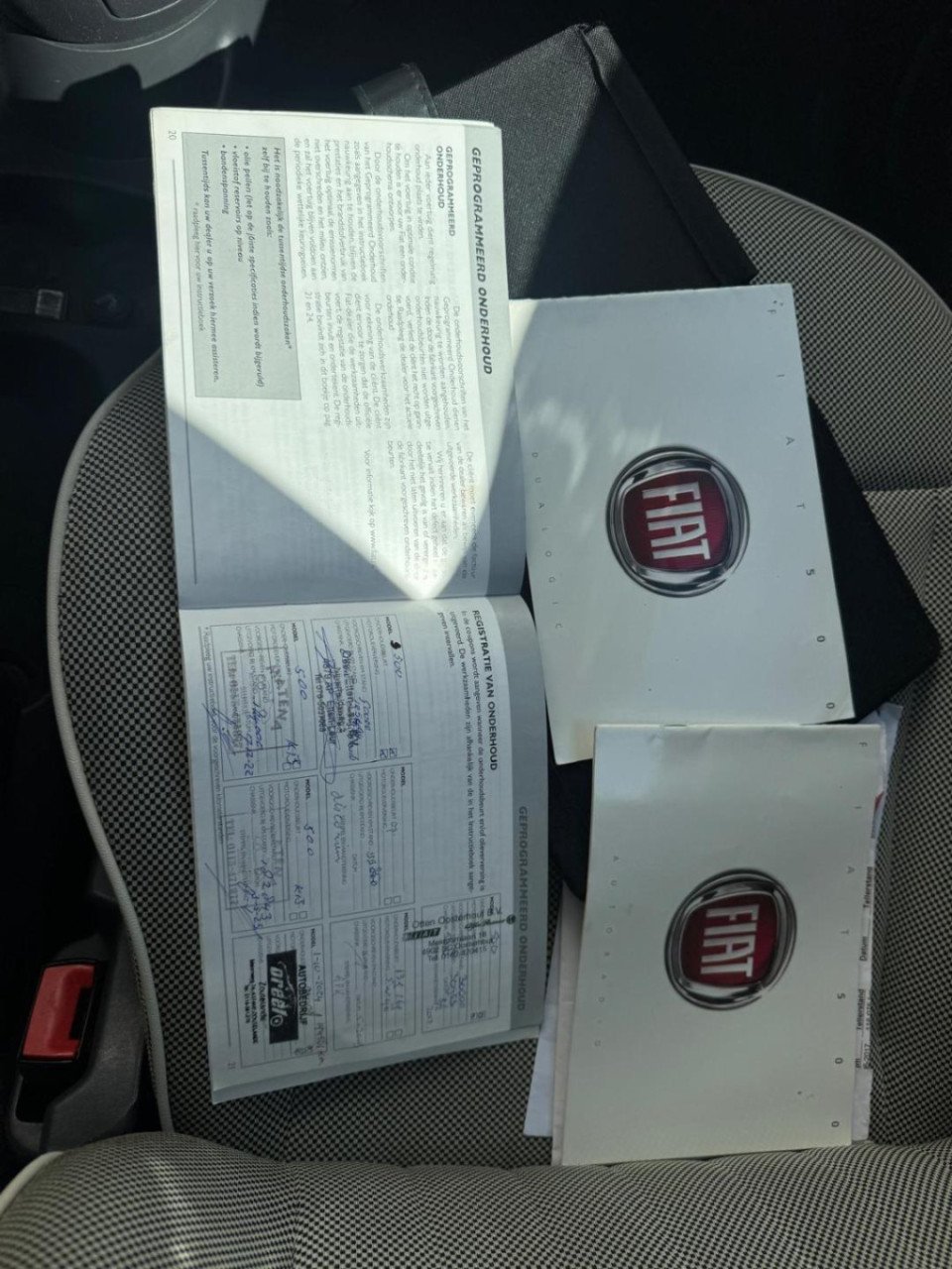 Fiat 500 1.2 lounge/automaat/nap/apk/airco