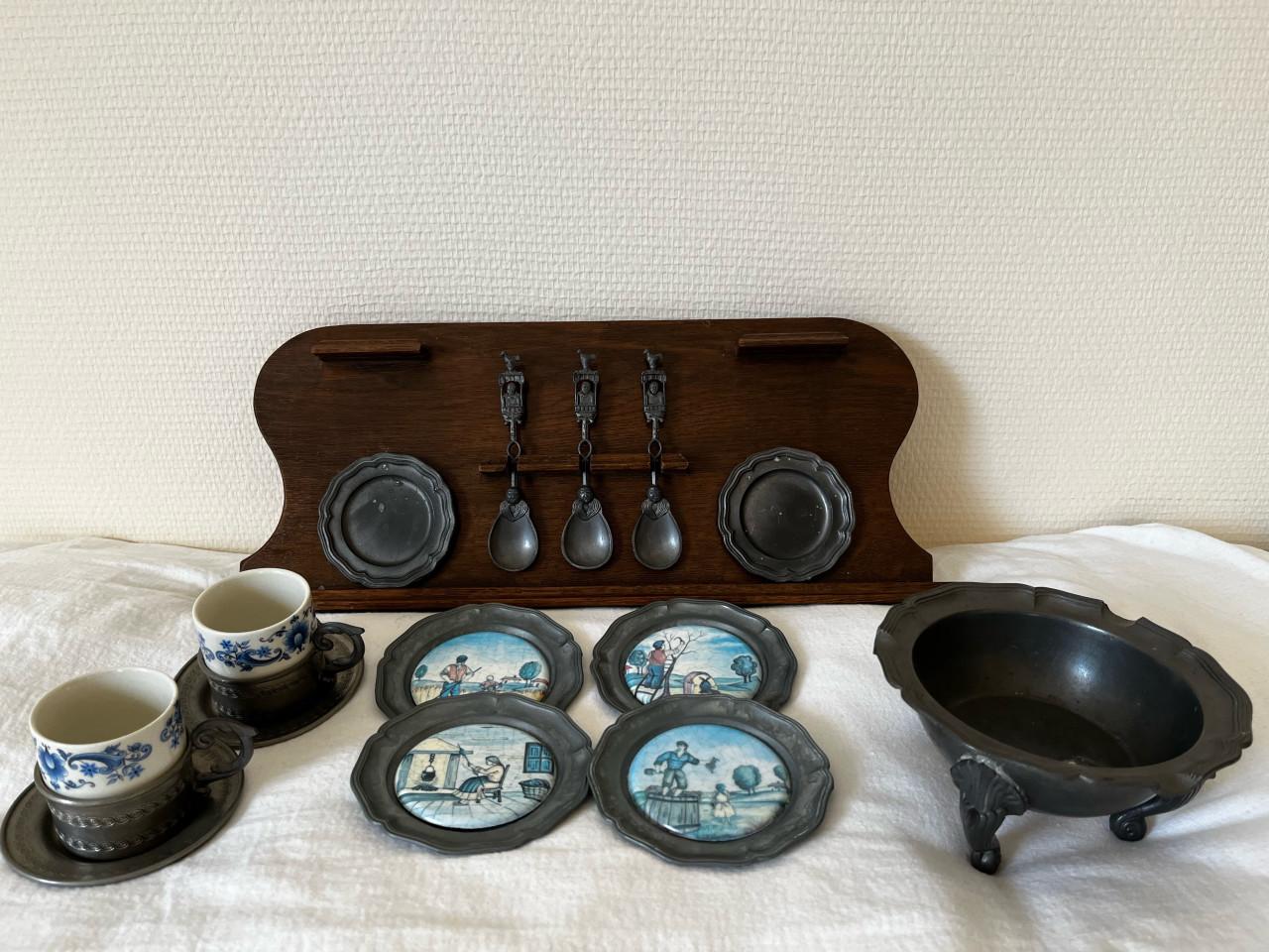 Assortiment tinnen spulletjes