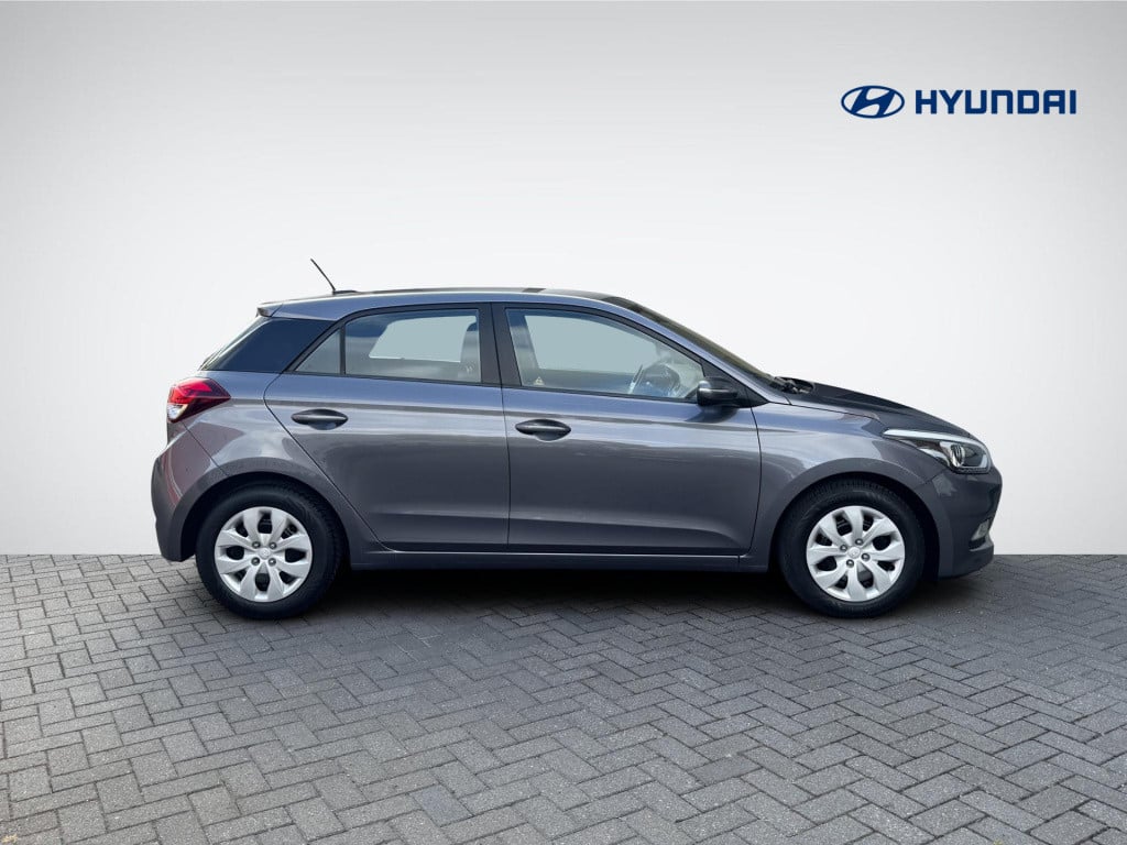 Hyundai I 20 1.2 hp i-motion comfort | trekhaak | navigatie | camera | park