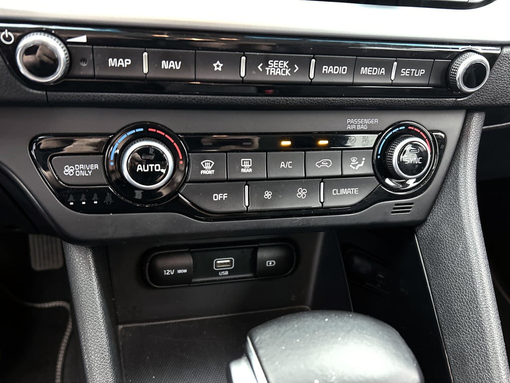 Kia Niro 1.6 gdi hybrid dynamicline | navigatie | parkeercamera |