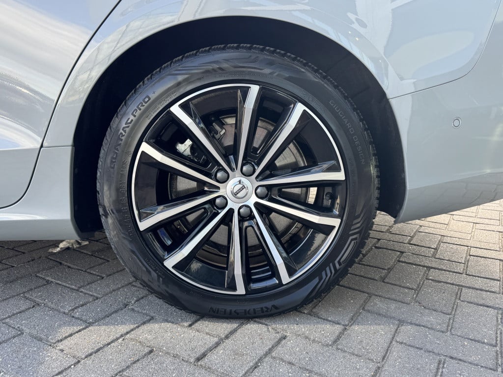 Volvo V60 t6 398pk recharge plus dark| panodak| adap.cruise| trekhaak| 36