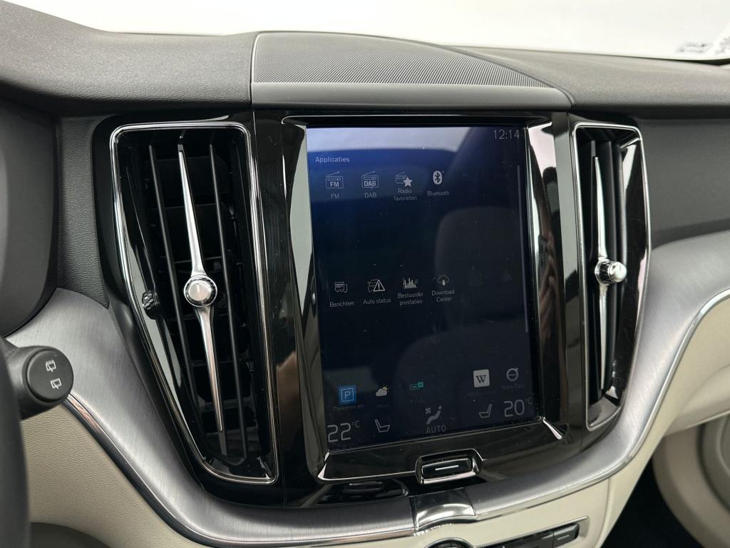 Volvo XC60 t8 390pk recharge momentum|