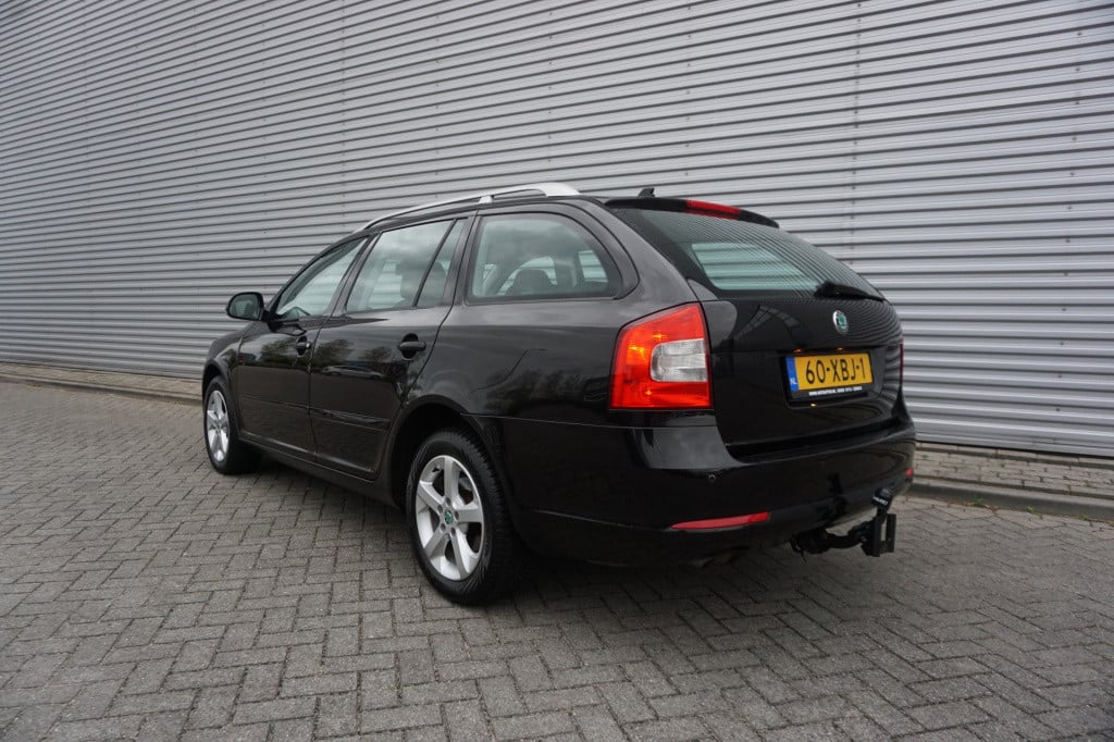 Skoda Octavia combi 1.4 tsi greentech elegance business line airco / navi /