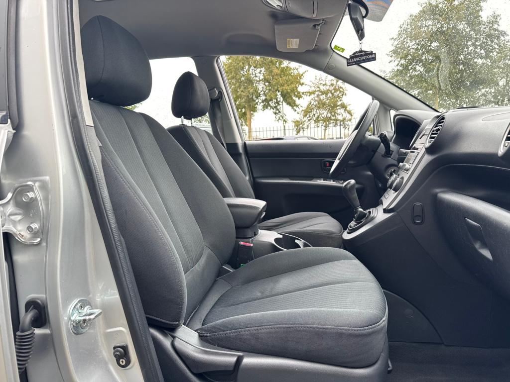 Kia Carens 2.0 cvvt x-tra * airco * trekhaak * apk tot 07-10-2027