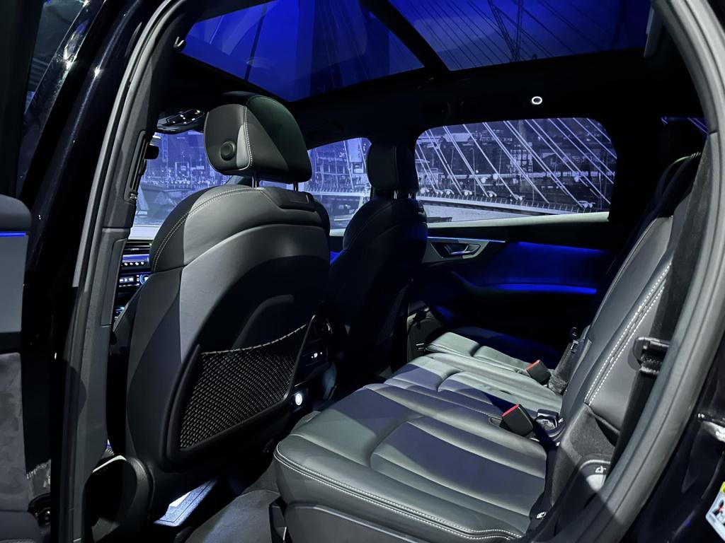 Audi Q7 3.0 tdi e-tron quattro sport *pano*hud*360camera*23"inch*