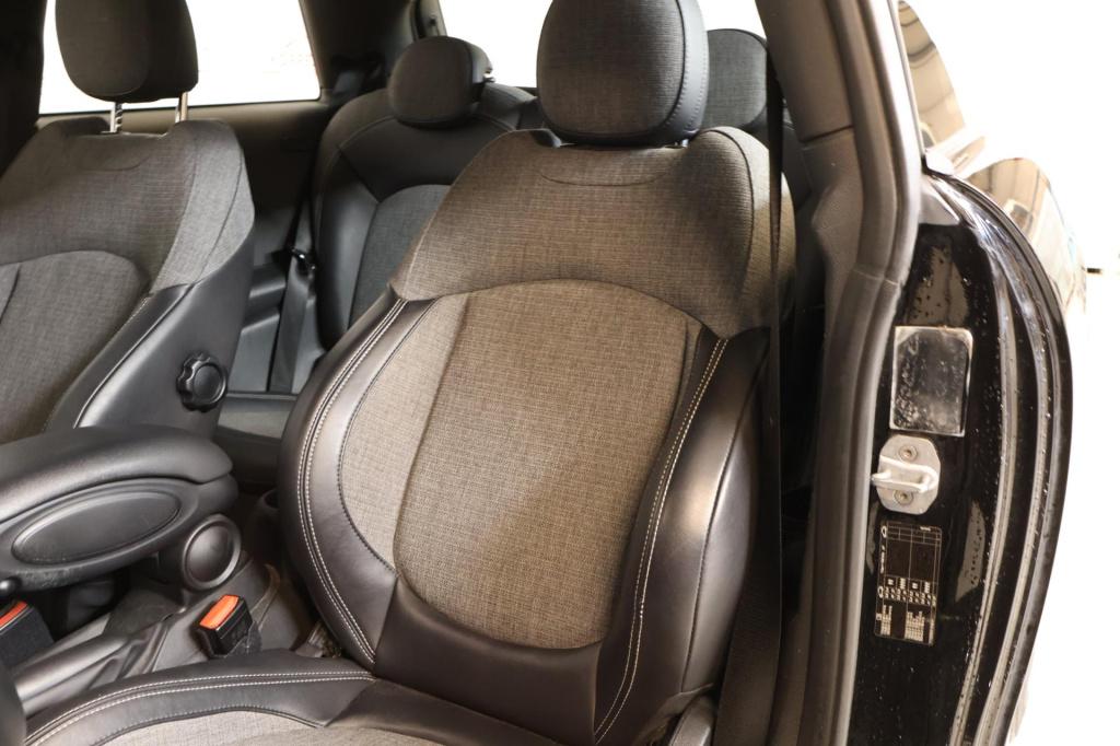 Mini Cooper 1.5 chili serious business nl auto, jcw in en exterieur, stoelv