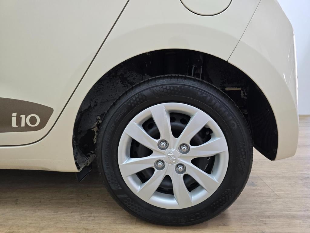 Hyundai I 10 occasion 1.0i i-motion | creme | tweedehands hyundai i10 | air