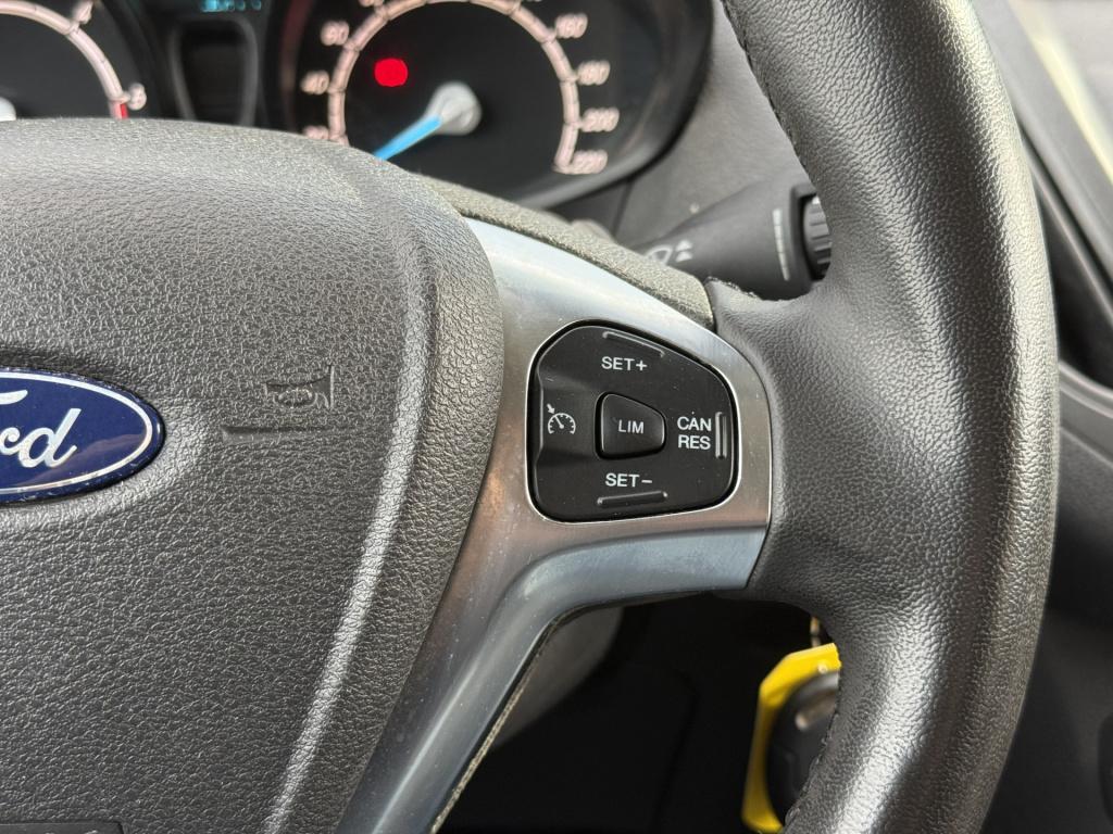 Ford Transit Courier 1.5 tdci trend | nl-auto | cruisec. | airco | pdc