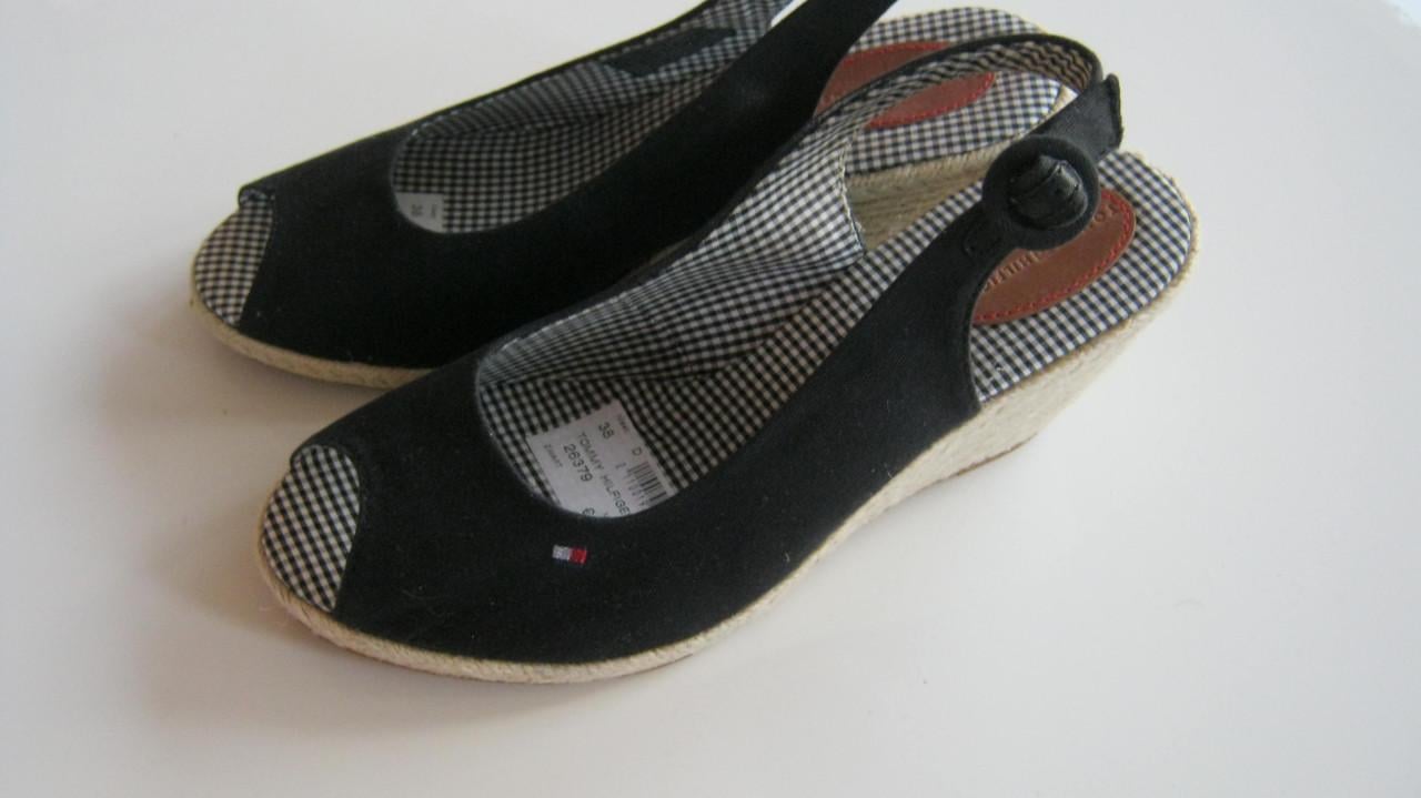 NIEUW TOMMY HILFIGER MAAT 37 VOOR 20 EURO
