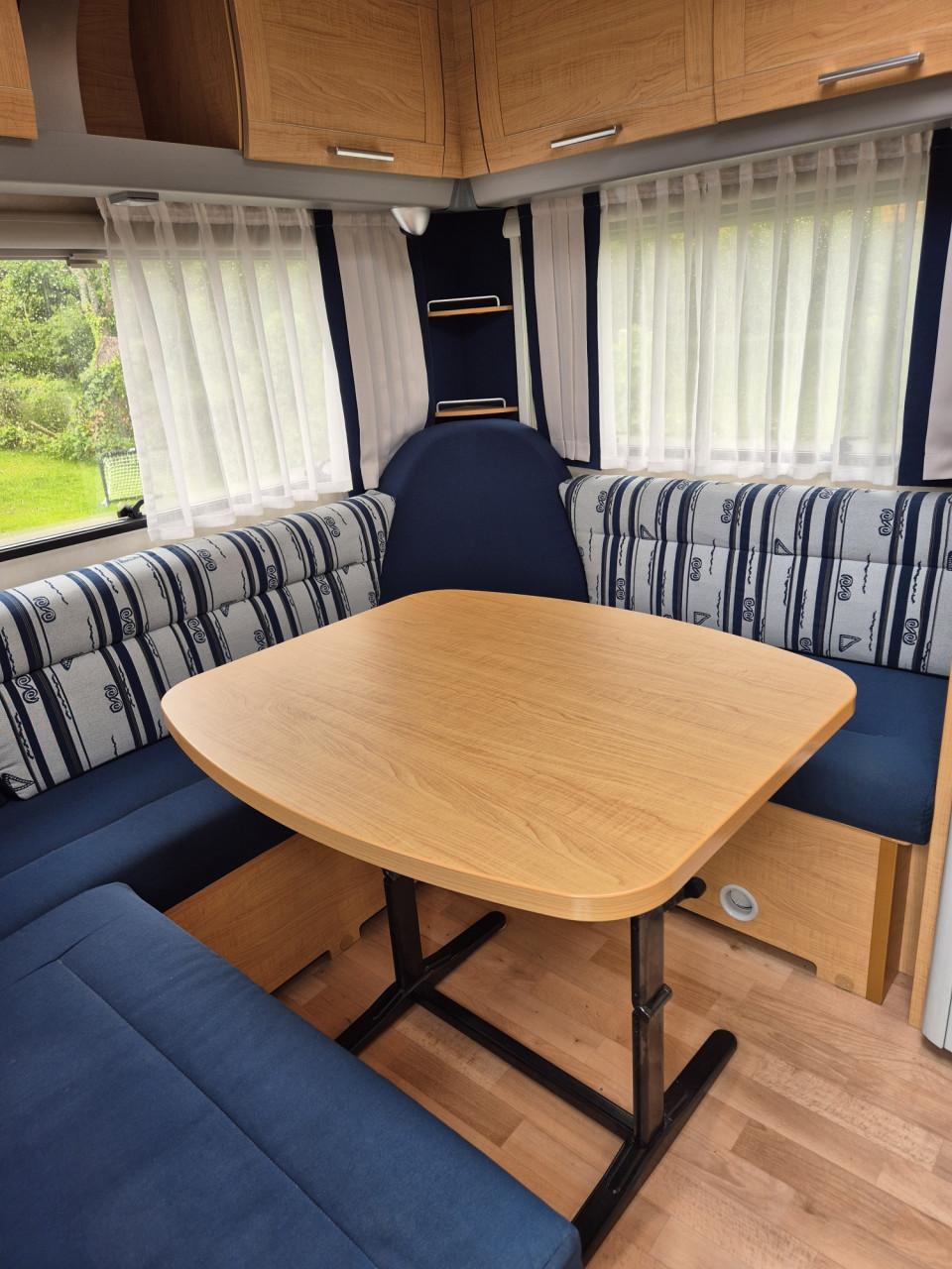 Zeer complete caravan Knaus Azur