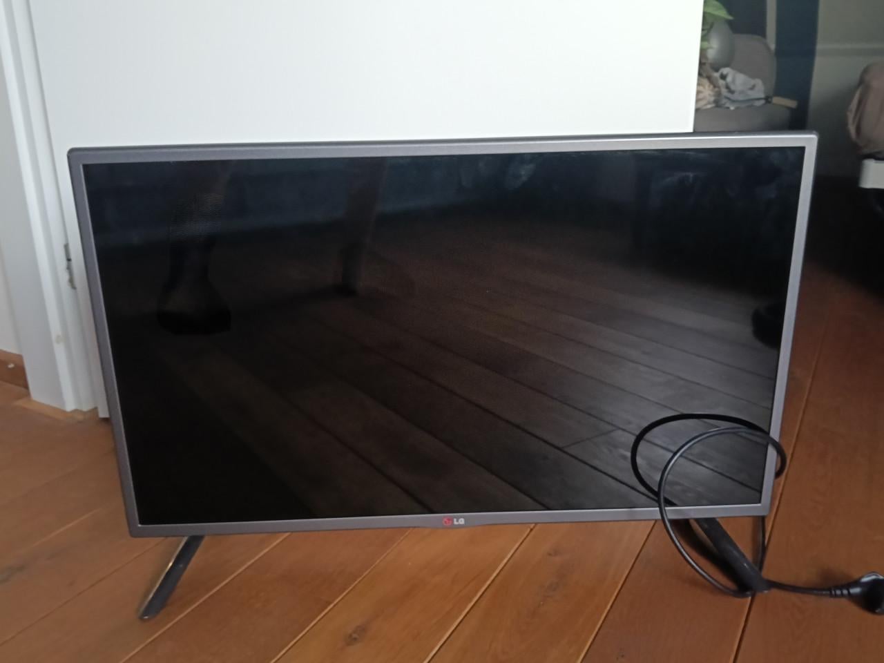 LG tv 33 inch