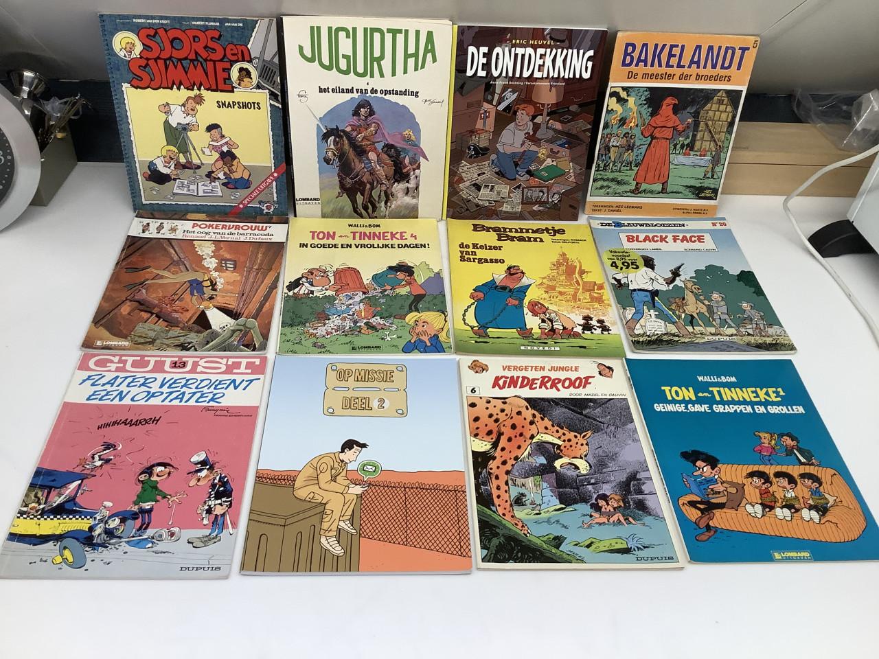 Stapel van ca 60 stripboeken, alles in 1 koop op te halen voor €50,00