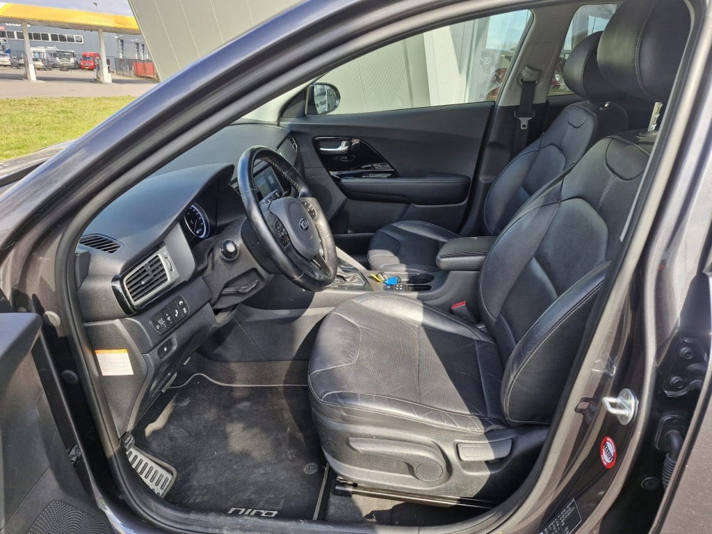 Kia Niro 1.6 gdi h. sports line|verkocht