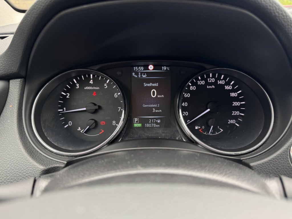 Nissan Qashqai 1.2 tekna automaat + lage km-stand! | panoramadak | navigati