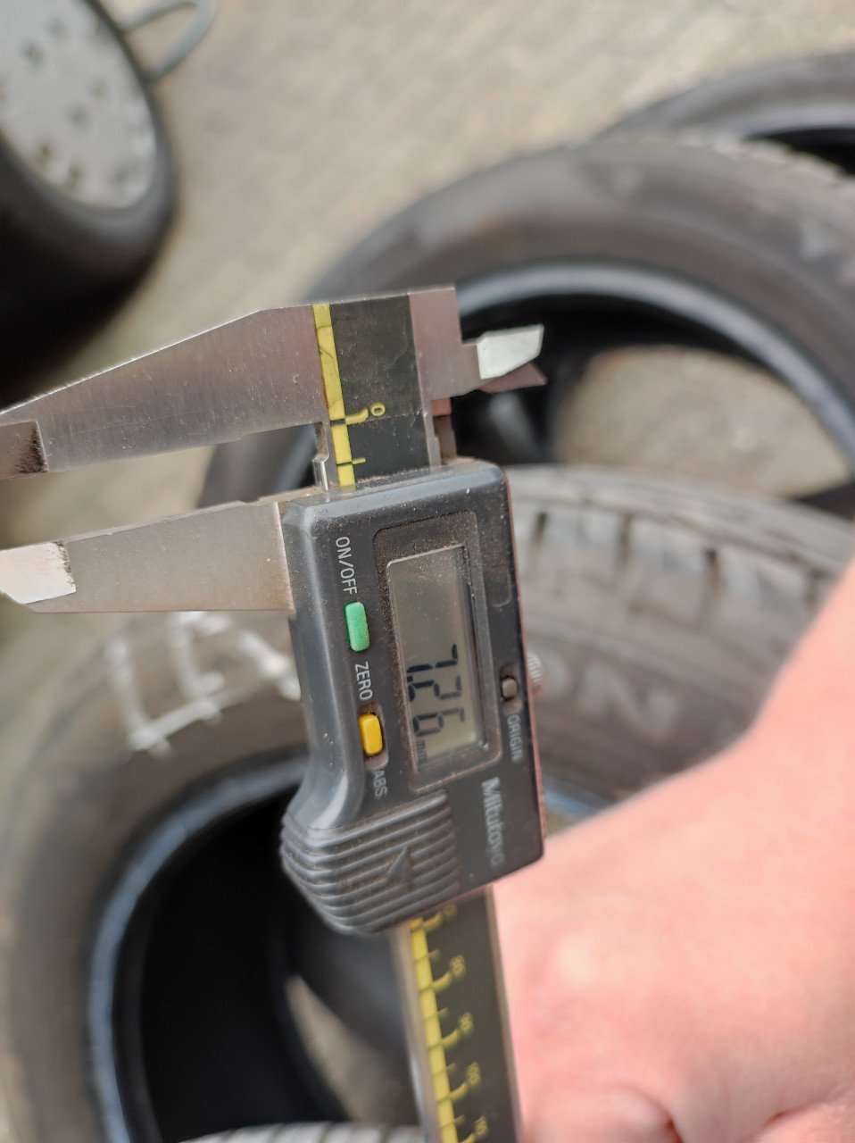 4 Zo goed als nieuwe Tyfoon zomerbanden 185/55 R16 V