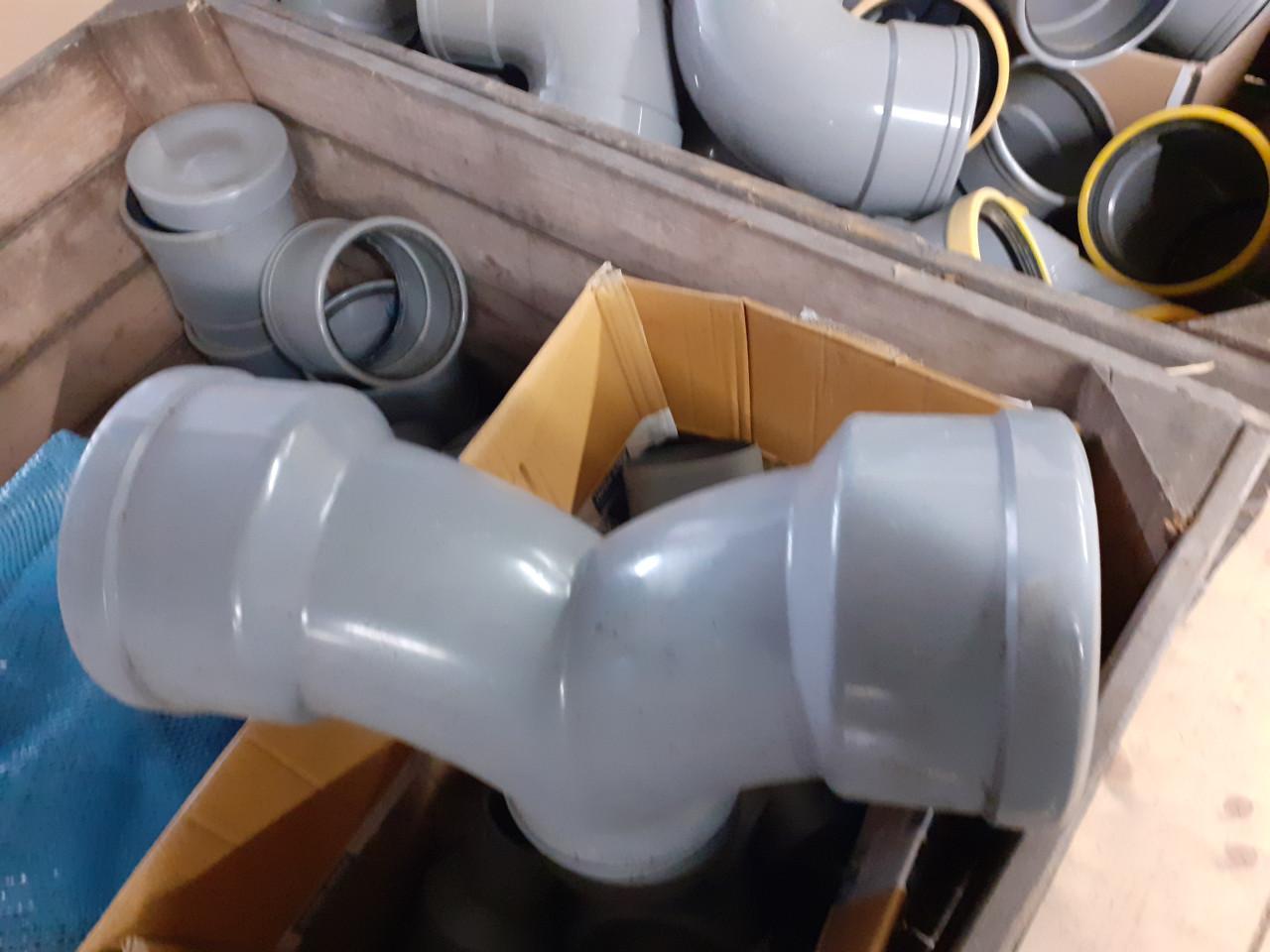 Pvc 160 mm hulpstukken 4 voor 50 euro