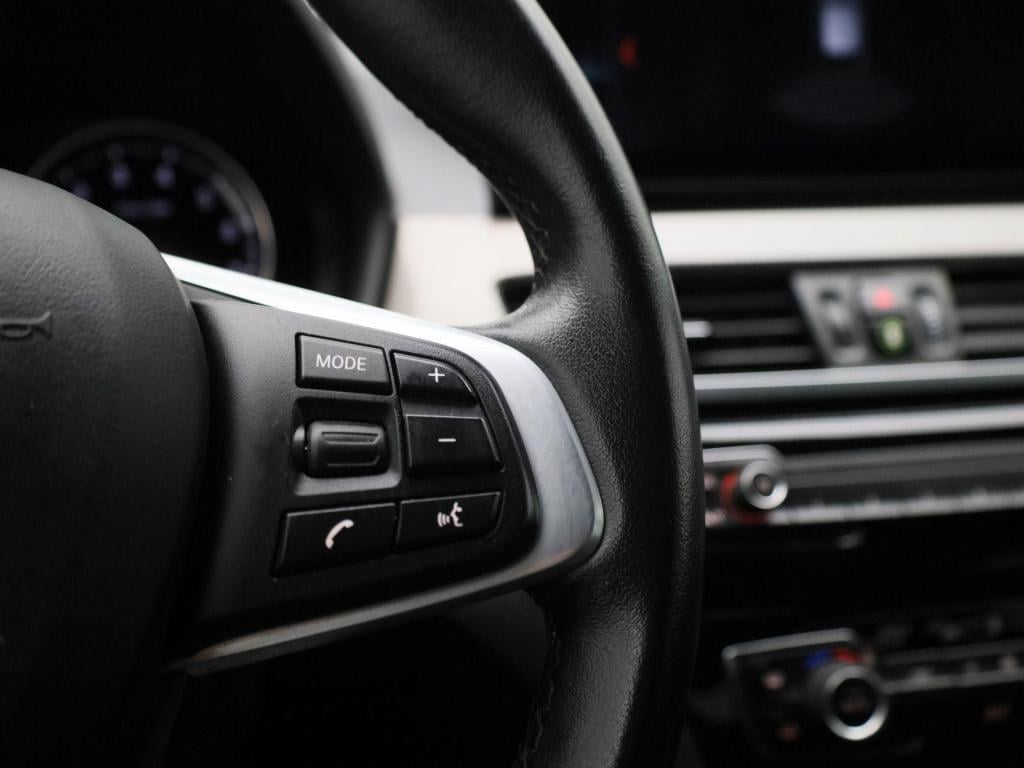 BMW X1 sdrive18i business edition | automaat | navigatie | head-up display