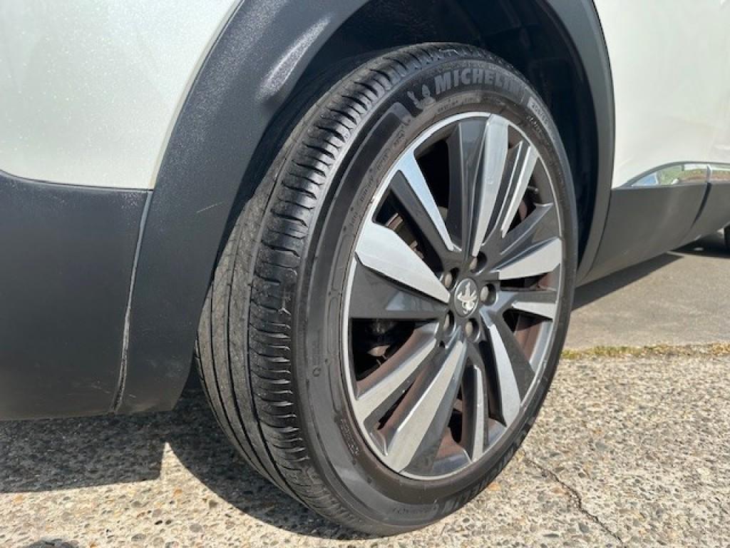 Peugeot 3008 1.2 puretech première