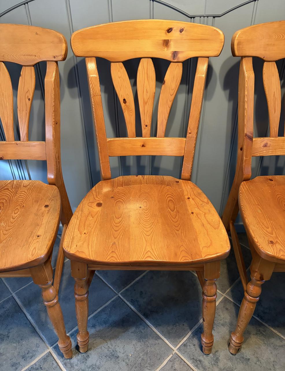 Massief grenen stoelen (4)