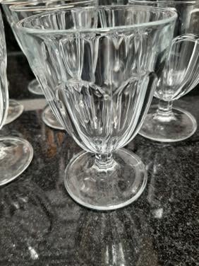 9 stuks ijscoupes/voorgerecht glazen op voet