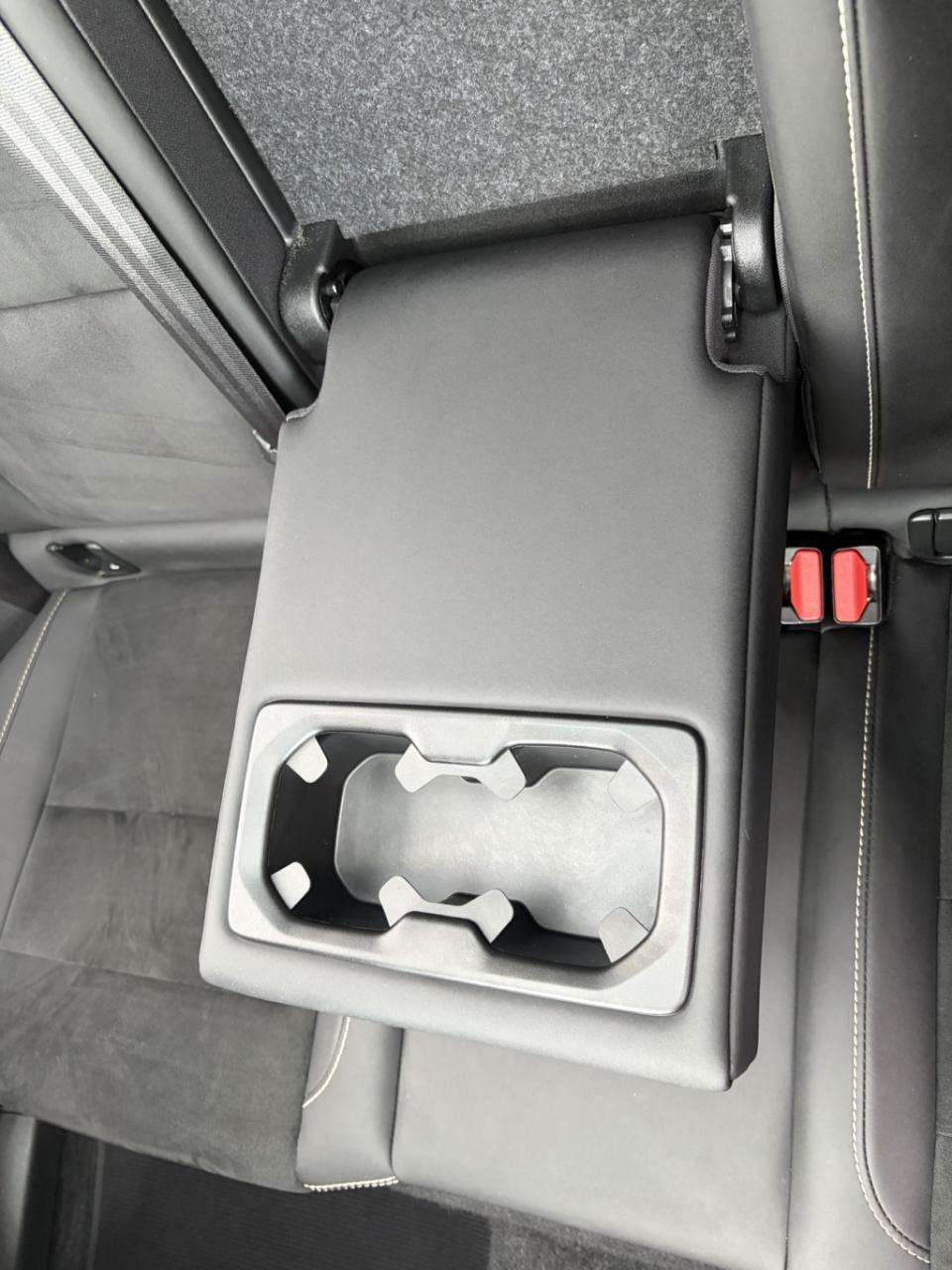 Volvo XC40 1.5 t5 plug-in hybrid ultimate dark