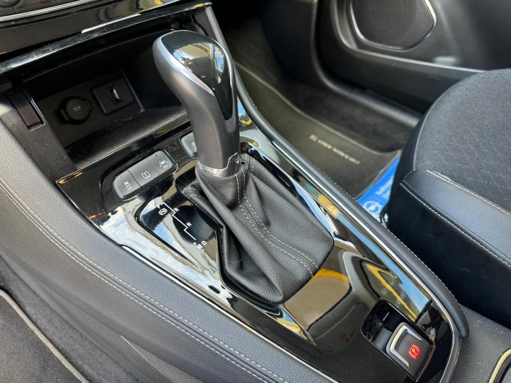 Opel Grandland X 1.2 turbo bus. ex.