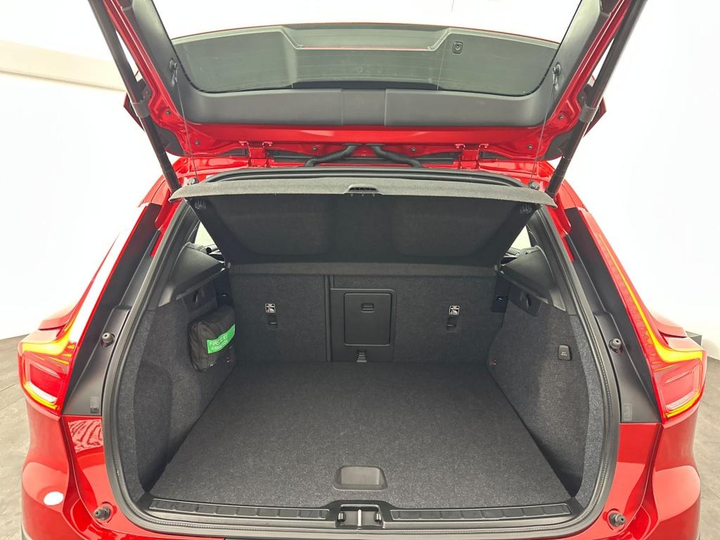 Volvo XC40 t5 262pk recharge ultra dark| adap.cruise| pano| 360camera| trek