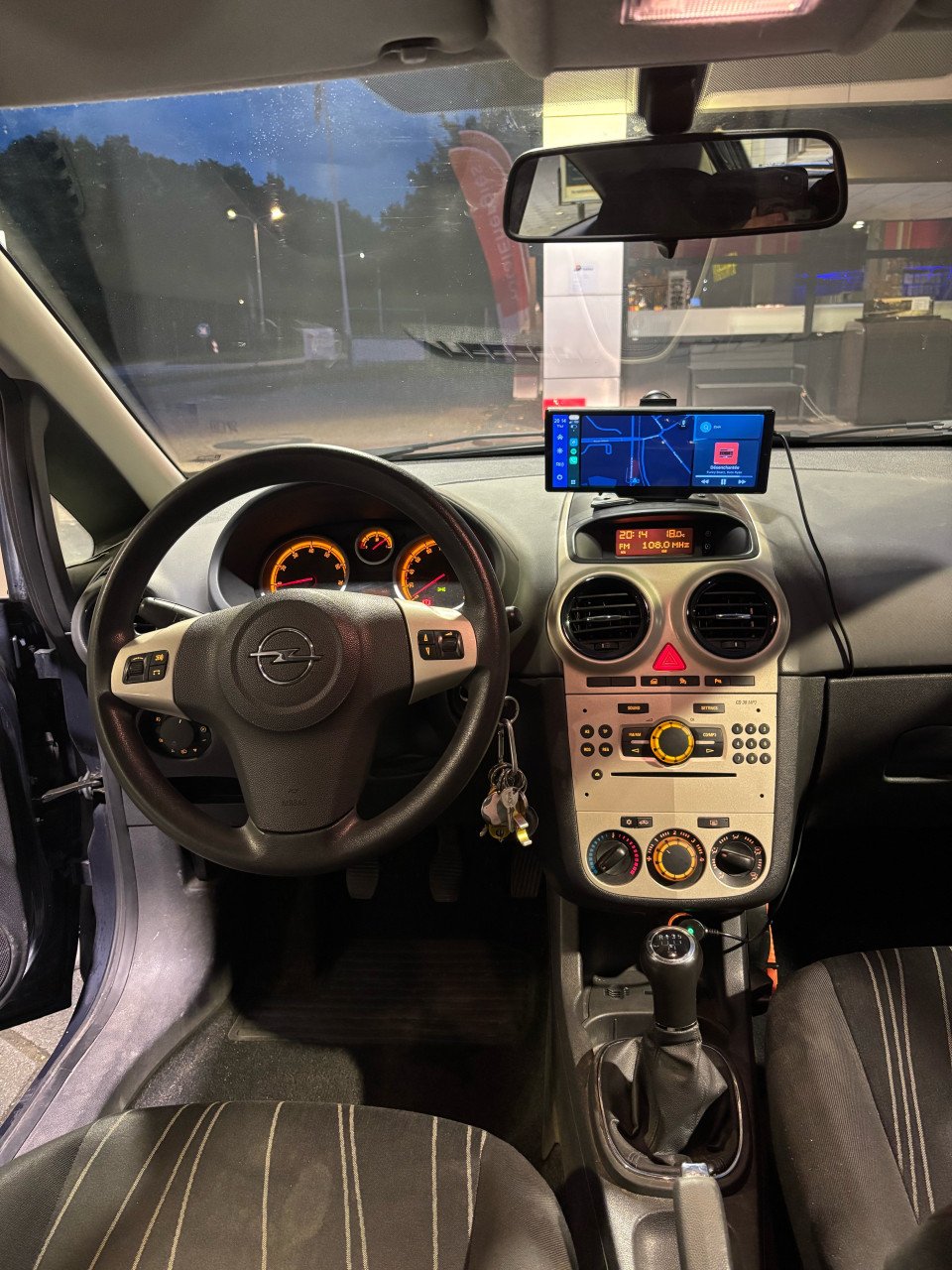 Opel Corsa D 1.2 - 16v bj-2006 carplay
