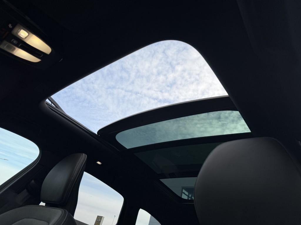 Volvo XC60 t6 398pk recharge dark black edition| panodak| luchtvering| trek