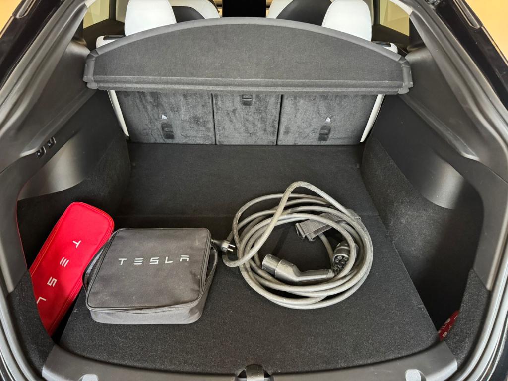 Tesla Model Y long range awd 75 kwh