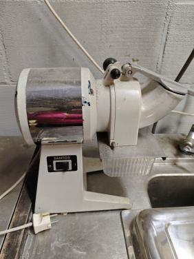 Grote Elektrische Keukenrasp / Kaasrasp Santos Model 02