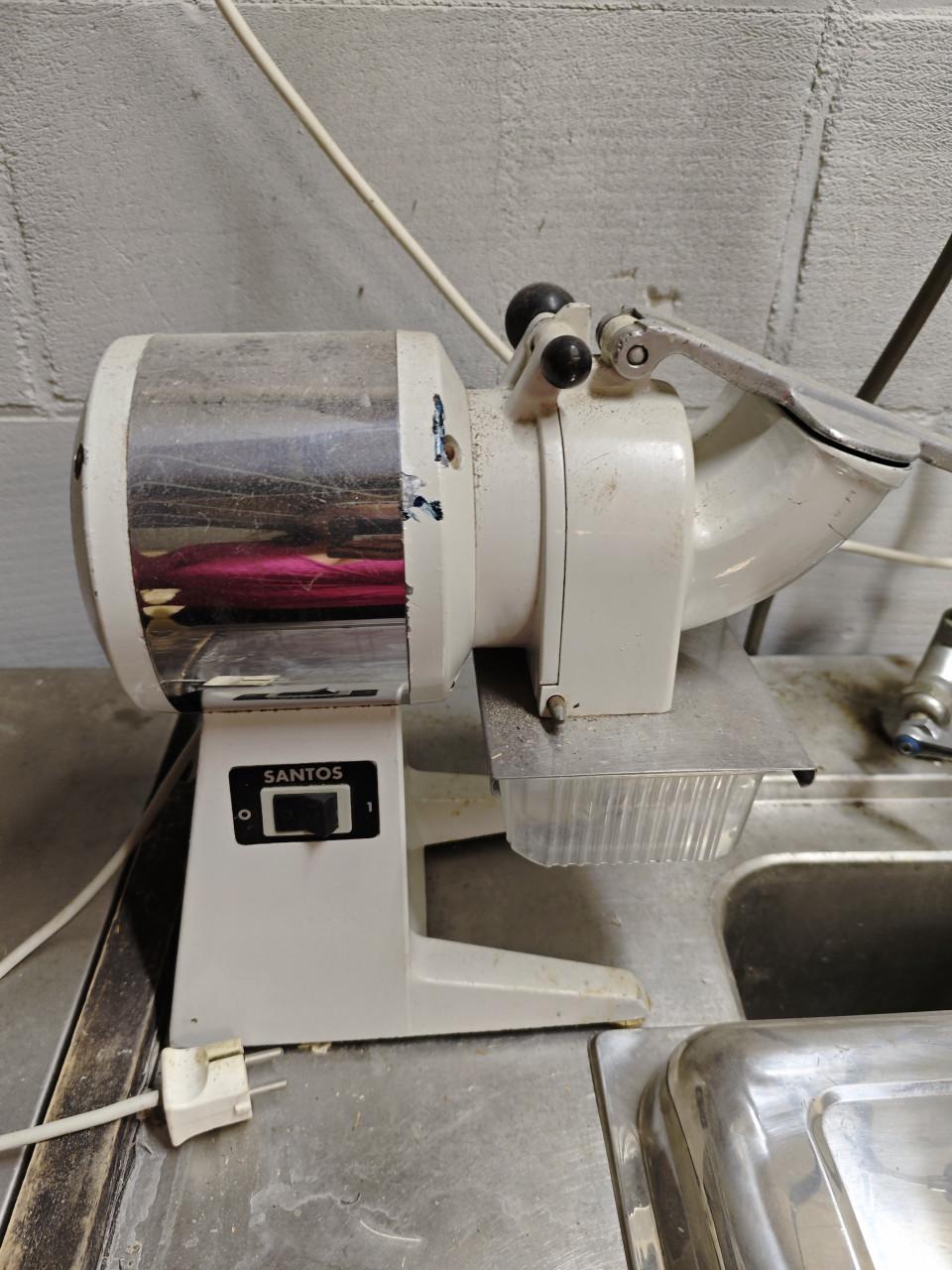 Grote Elektrische Keukenrasp / Kaasrasp Santos Model 02