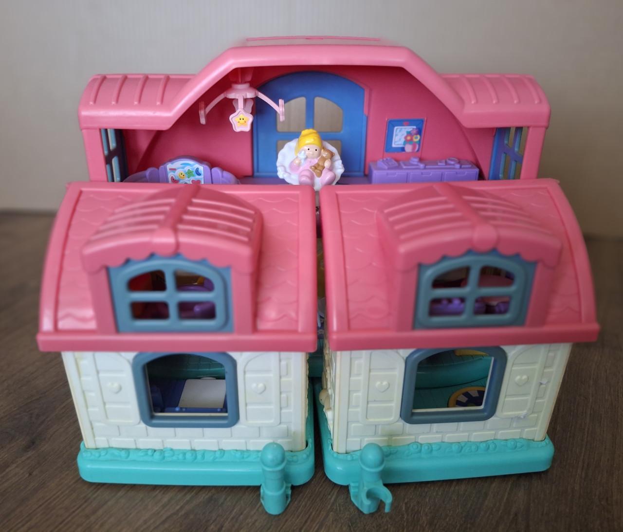 Little People, Speelhuisje