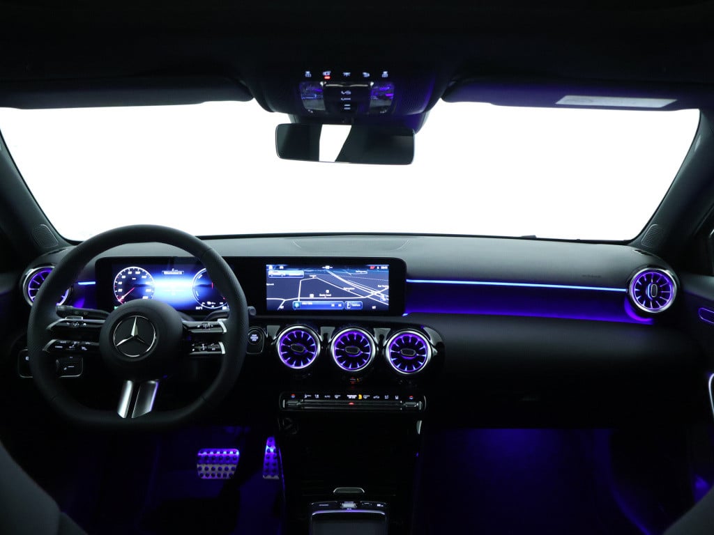 Mercedes-Benz A-Klasse 250 e business solution amg | nightpakket | parkeerp