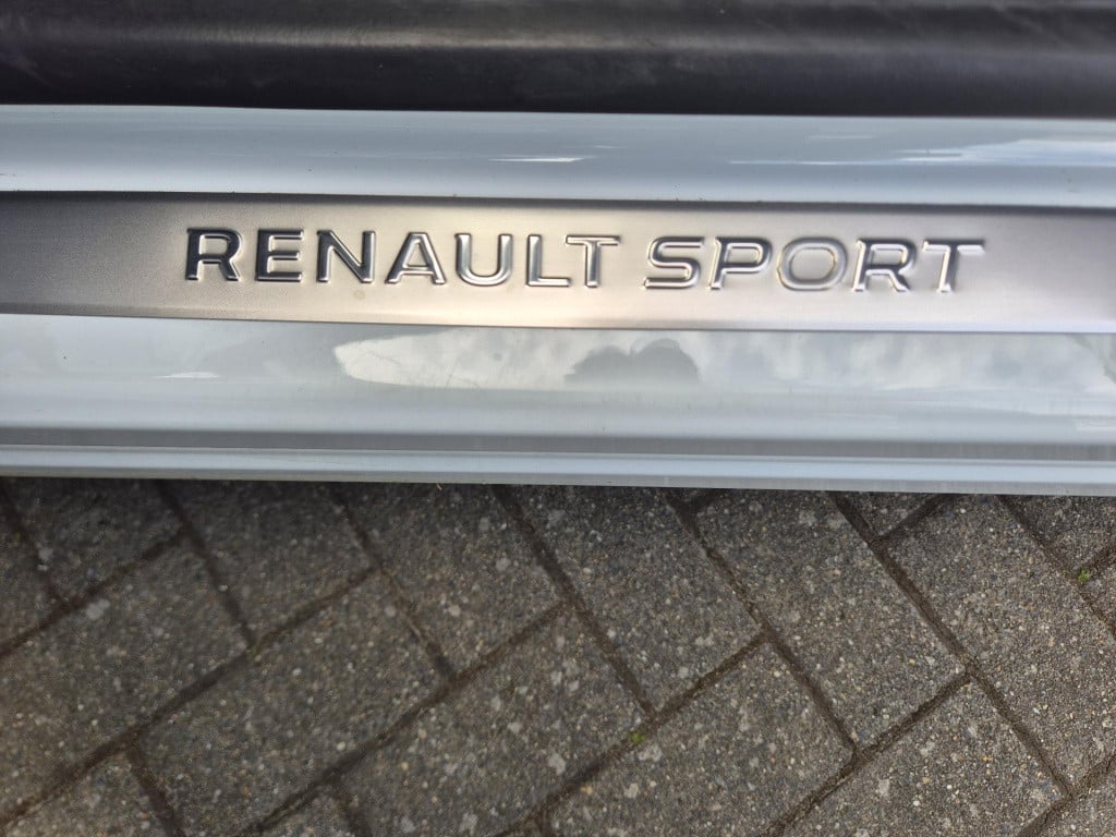 Renault Captur 1.6 e-tech full hybrid 145 r.s. line