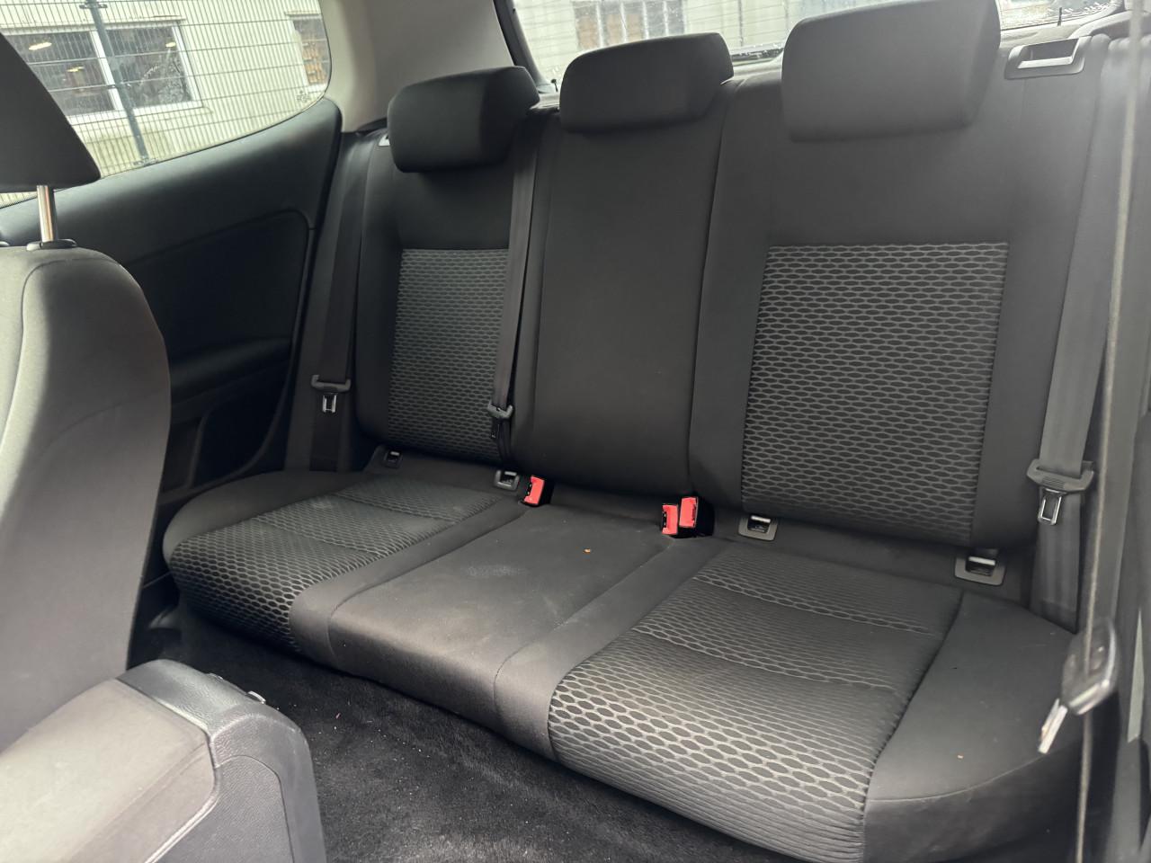 Volkswagen Golf 1.6 75KW 2009 Wit Airco Apk Navigatie Xenon