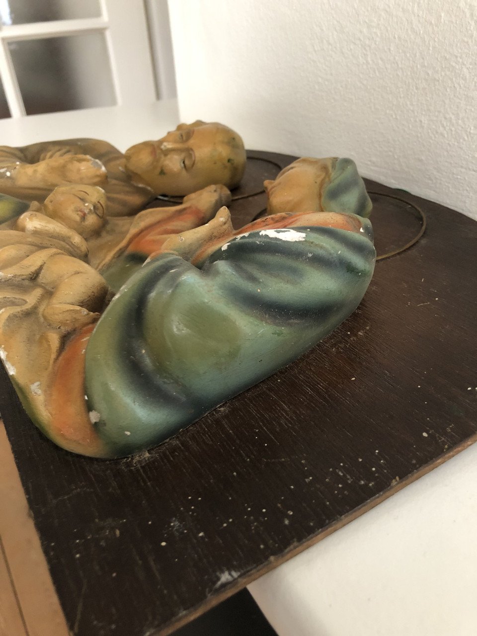 Zeer mooi oud brocante heilig familie wandbeeld van gips