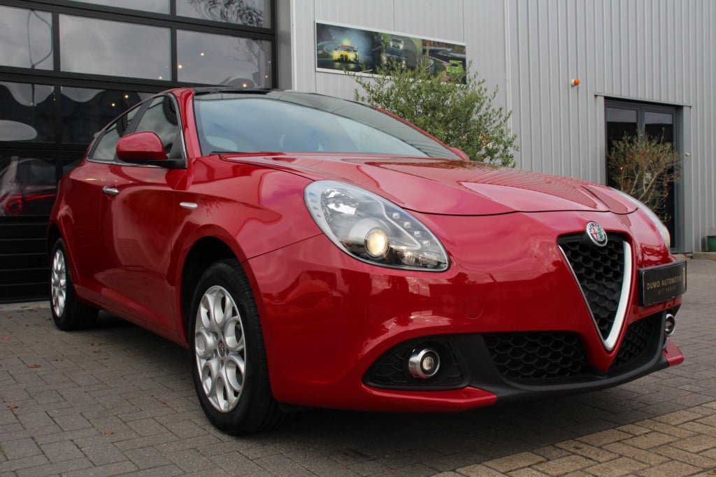Alfa Romeo Giulietta 1.4 turbo multiair super - panorama dak - navi - stoel