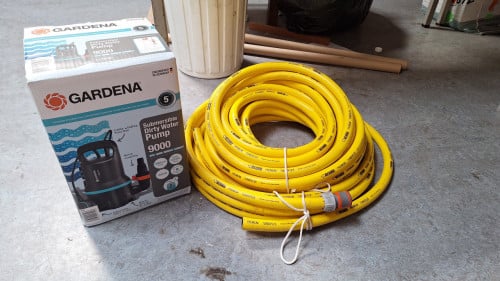 Waterpomp met toebehoren
